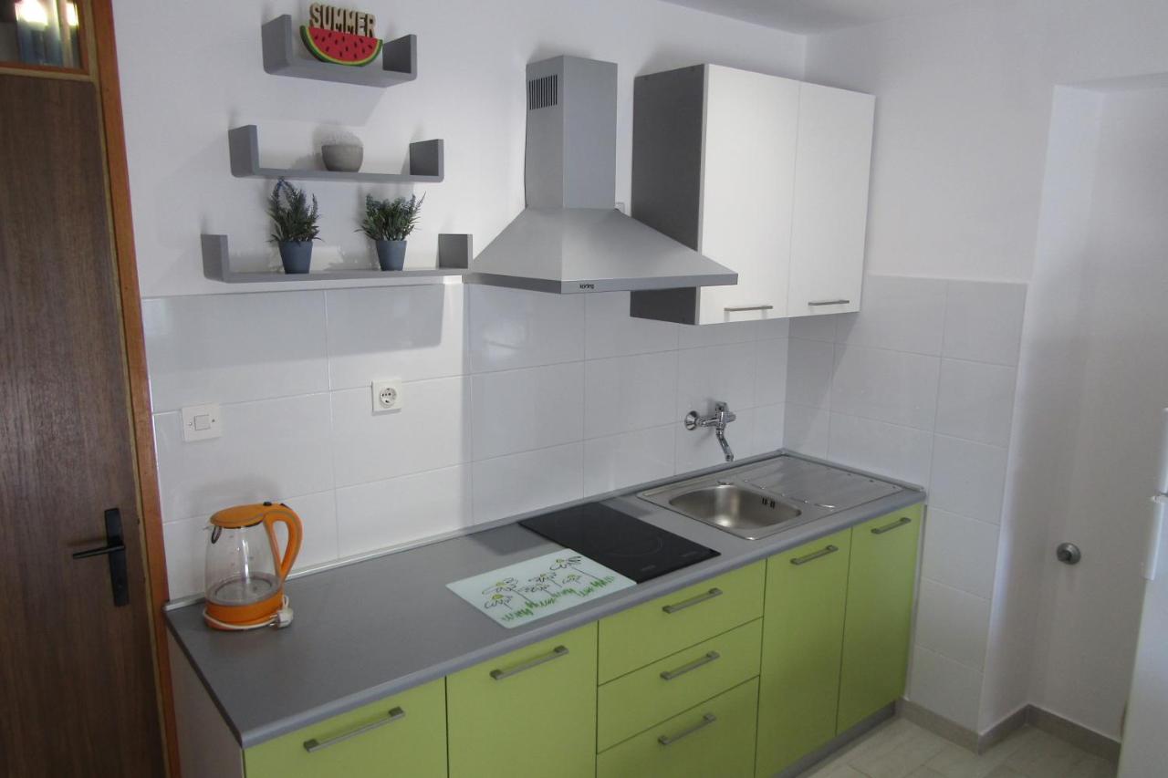 Apartman Avsec クルク エクステリア 写真